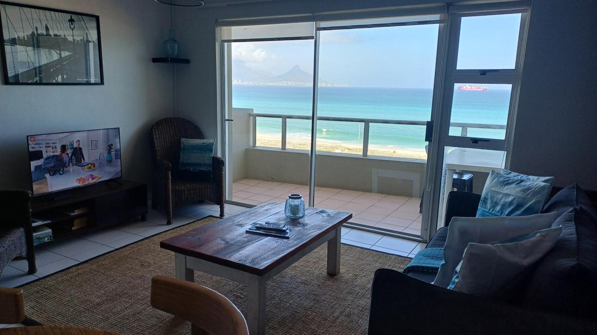 Cape Town Beachfront Accommodation In Blouberg Bloubergstrand Exterior photo